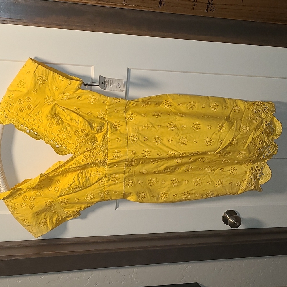 Sunny yellow lace dress
